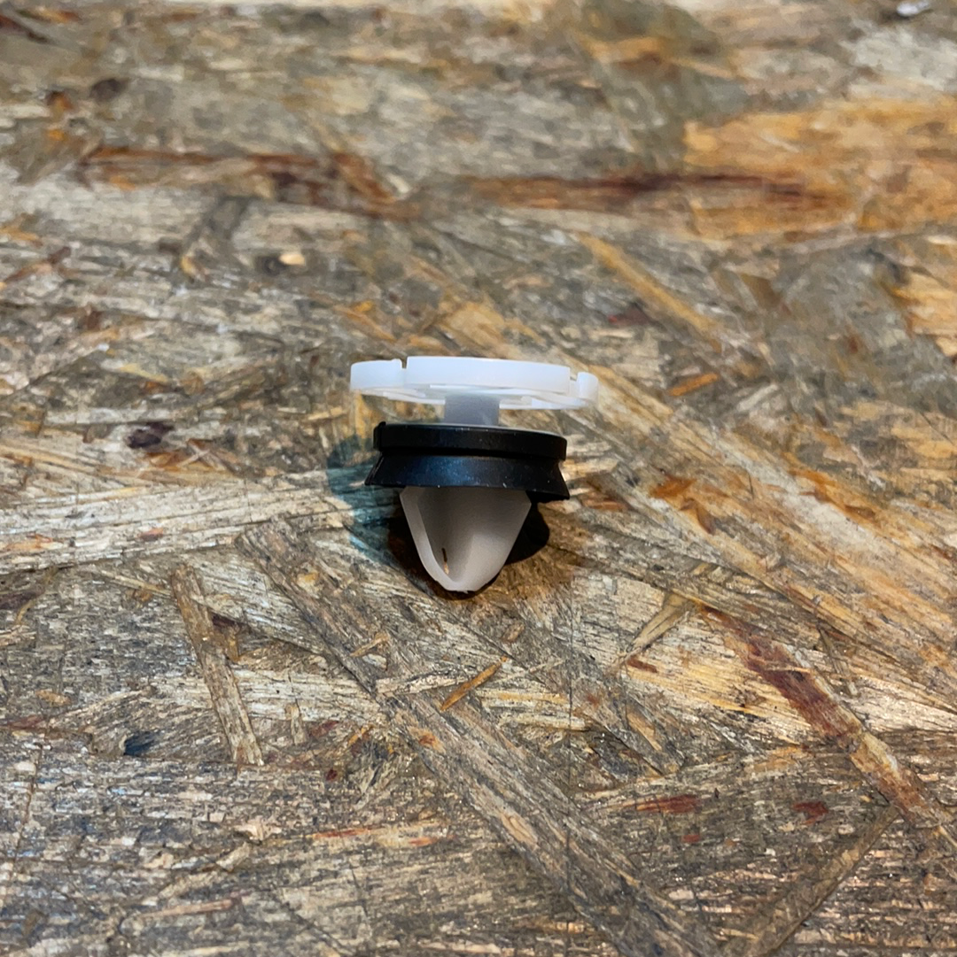 Original GM Opel Vivaro B Clip Vodertüre Neu