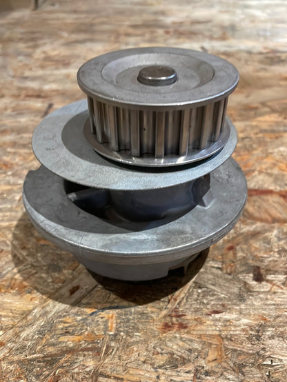 Original GM Opel Vectra A Ascona C Kadett E 1.4 1.6 Wasserpumpe Neu