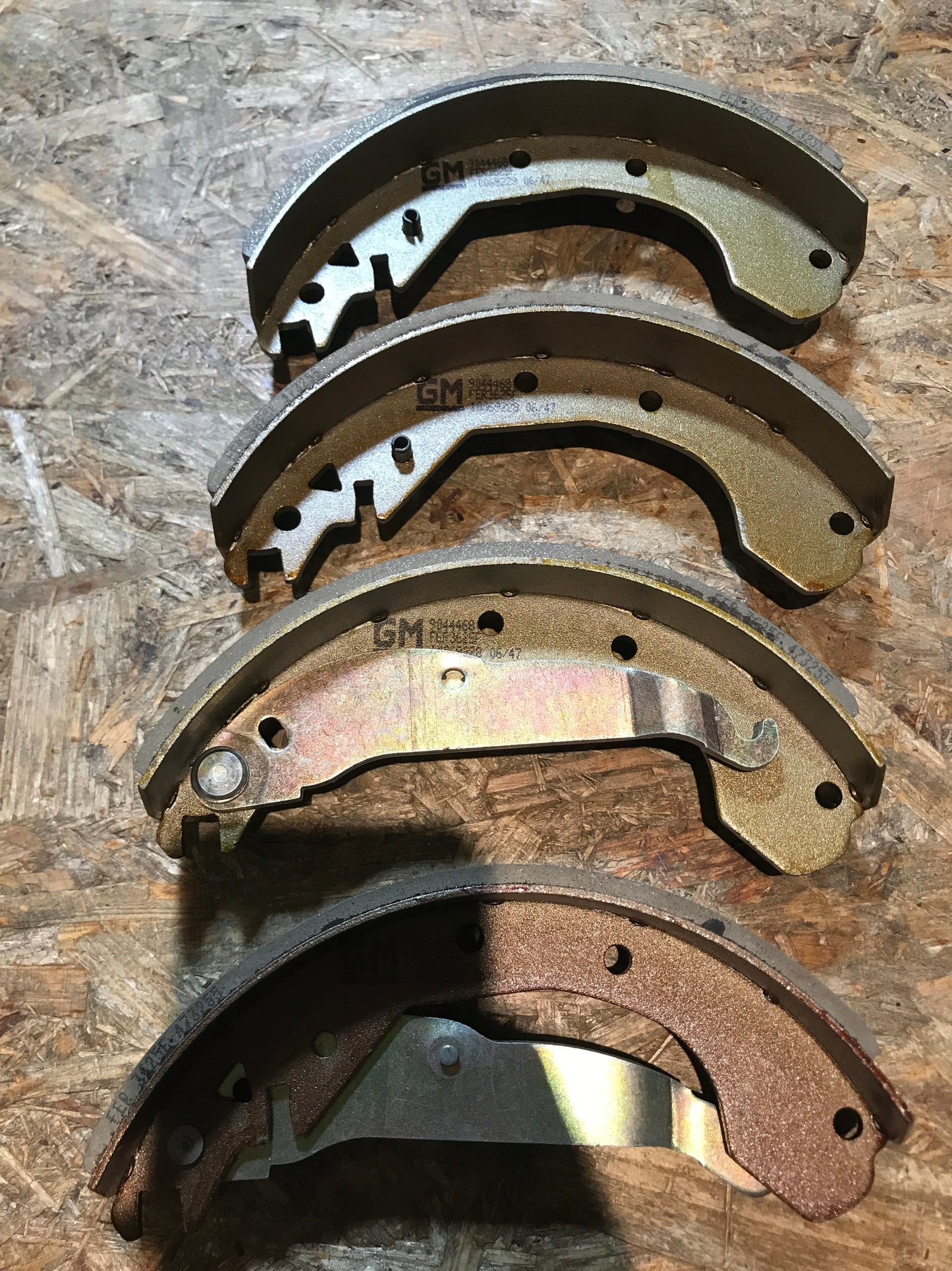 Original Kadett E,D Manta B Rekord E Bremsbacken -Satz Hinterachse Breite 30mm Durchmesser 250mm NEU