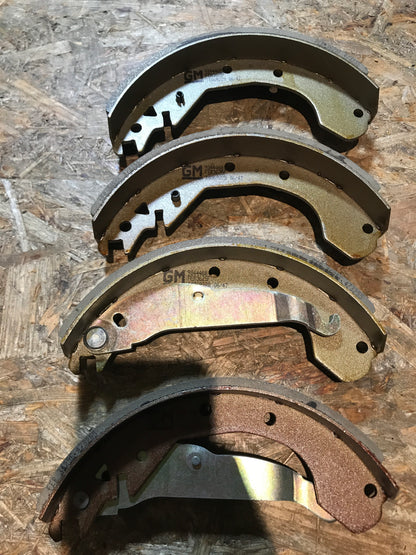 Original Kadett E,D Manta B Rekord E Bremsbacken -Satz Hinterachse Breite 30mm Durchmesser 250mm NEU