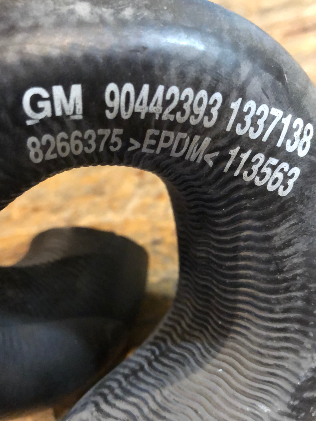 Original GM Opel Astra F 1.4 1.6 Kühlerschlauch Einlass Neu