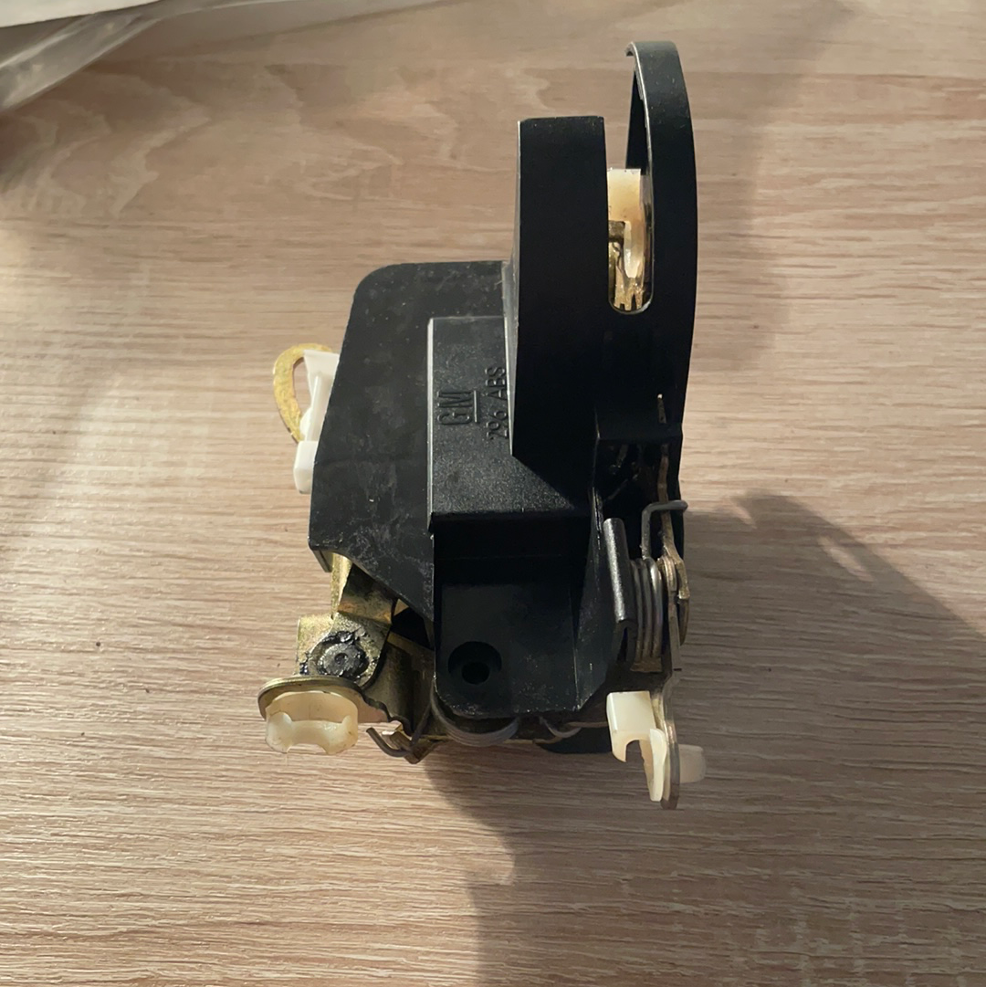 Original GM Opel Astra F Türschloss vorne links Neu