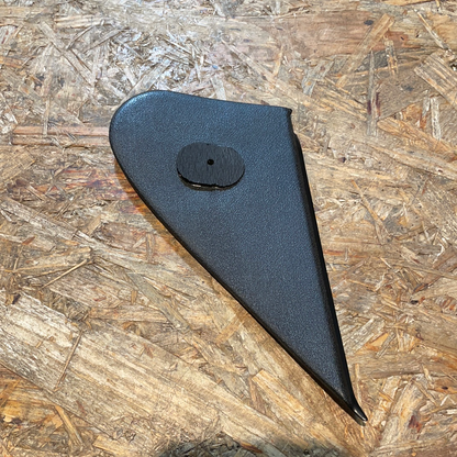 Original GM Opel Corsa A Einsatzecke vorne links Fensterrahmen Verblendung vorne Neu