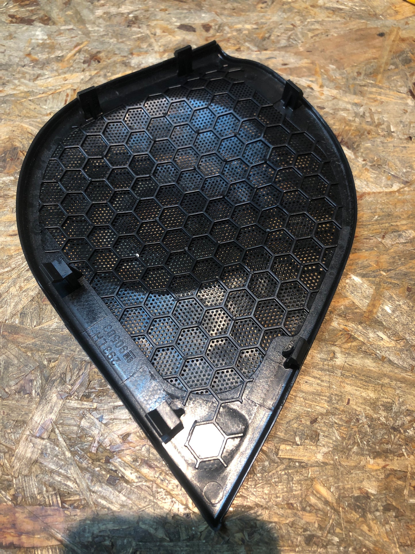 Original GM Opel Vectra B Gitter Lautsprecherabdeckung hinten links Neu