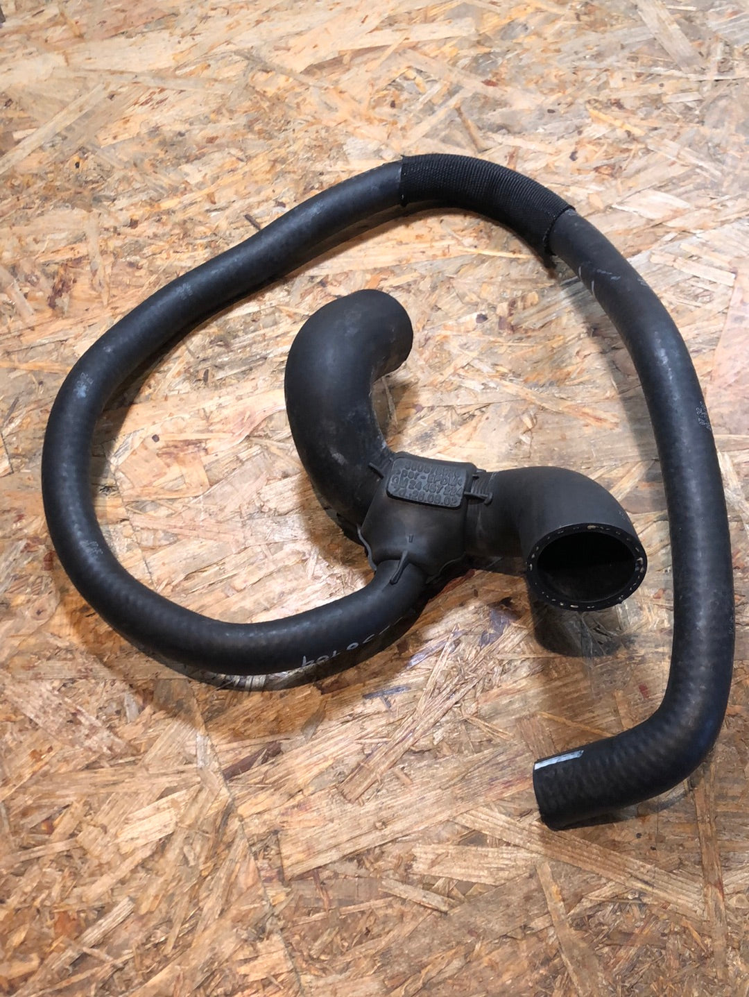 Original GM Opel Corsa C Schlauchbogen Kühler unten Neu