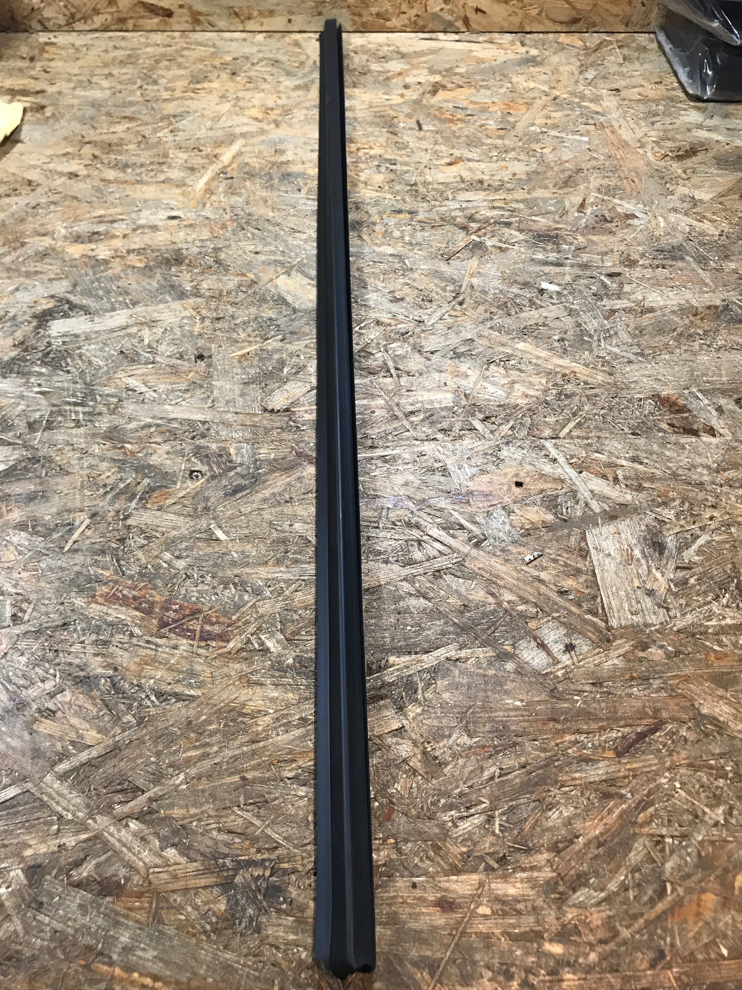 Original Opel Kadett E 3-Türig Gummiabdichtung Fensterschacht vorn NEU