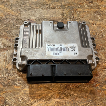 Original GM Opel Astra H Zafira B Steuergerät Kraftstoffeinspritzung Neu