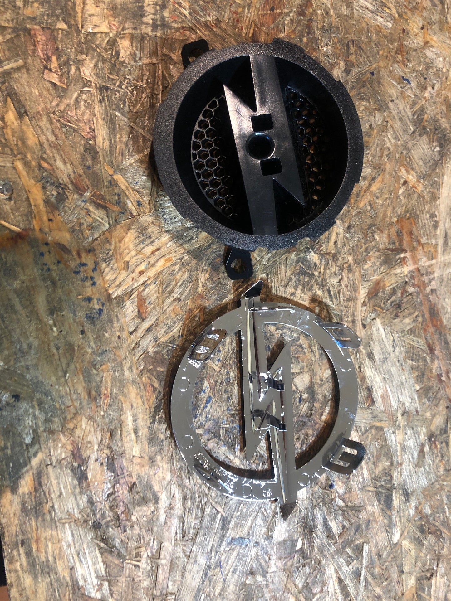 Original GM Opel Antara Schriftzug Emblem Kühlergrill Neu