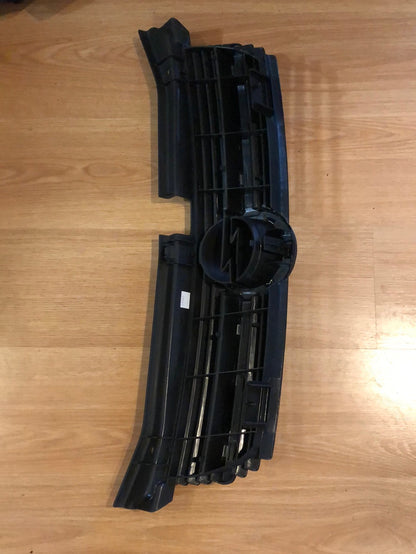 Original GM Opel Omega B 2.5 3.0 Kühlergrill Neu