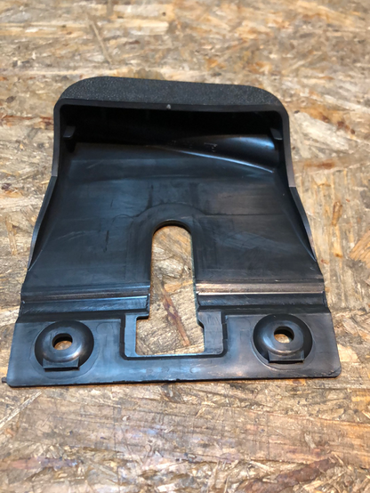 Original GM Opel Zafira B Abdeckung Schloss Hinterrückenarretierung rechts Neu