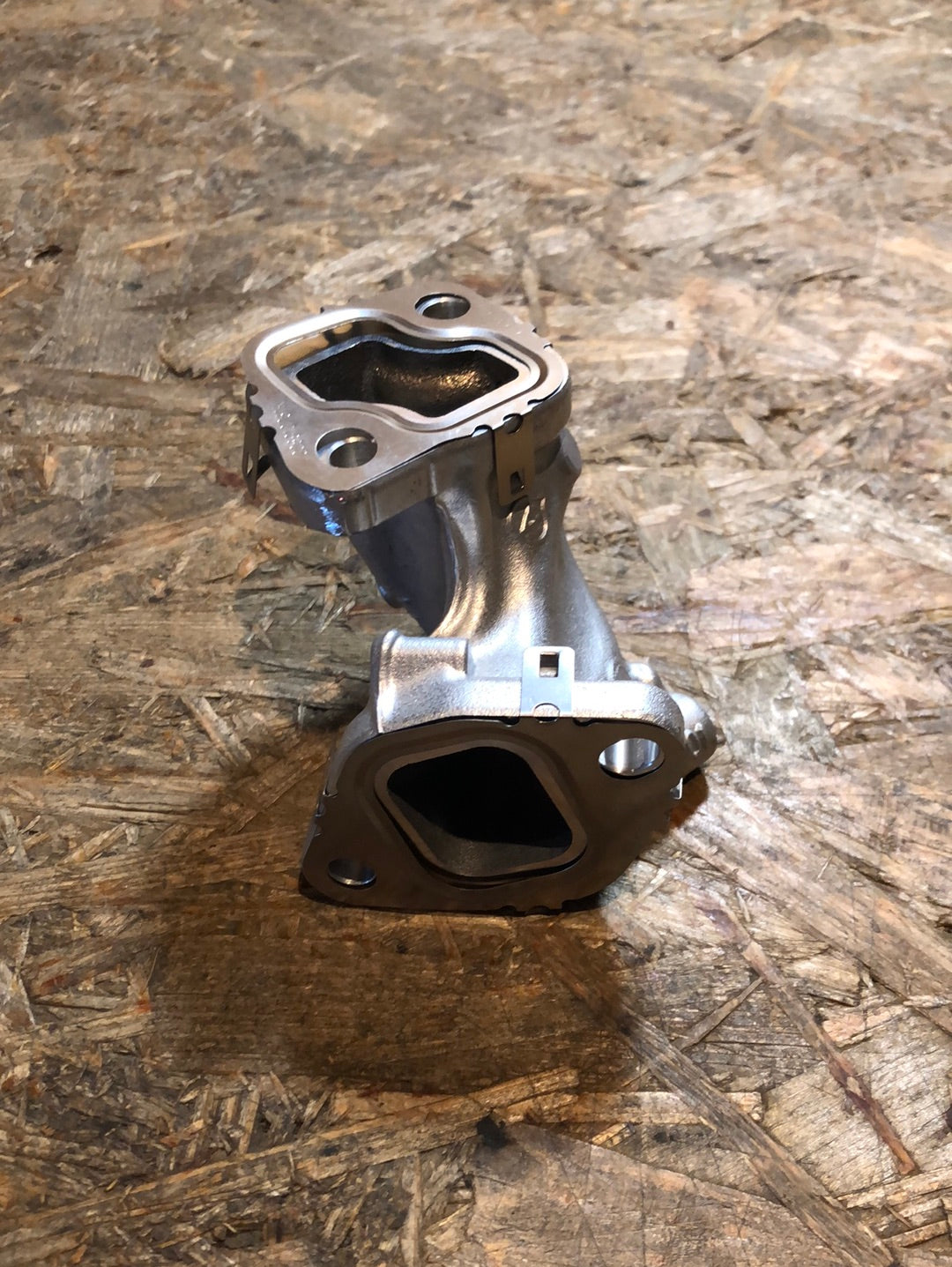 Original GM Opel Movano B Gehäuse Ventil Abgasrückführung Neu