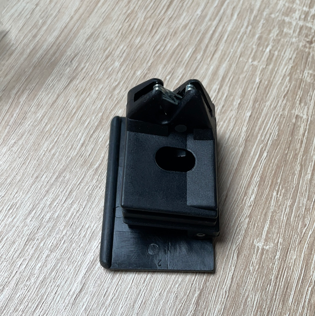 Original GM Opel Kadett E Verschluss Amaturentafelkasten Neu