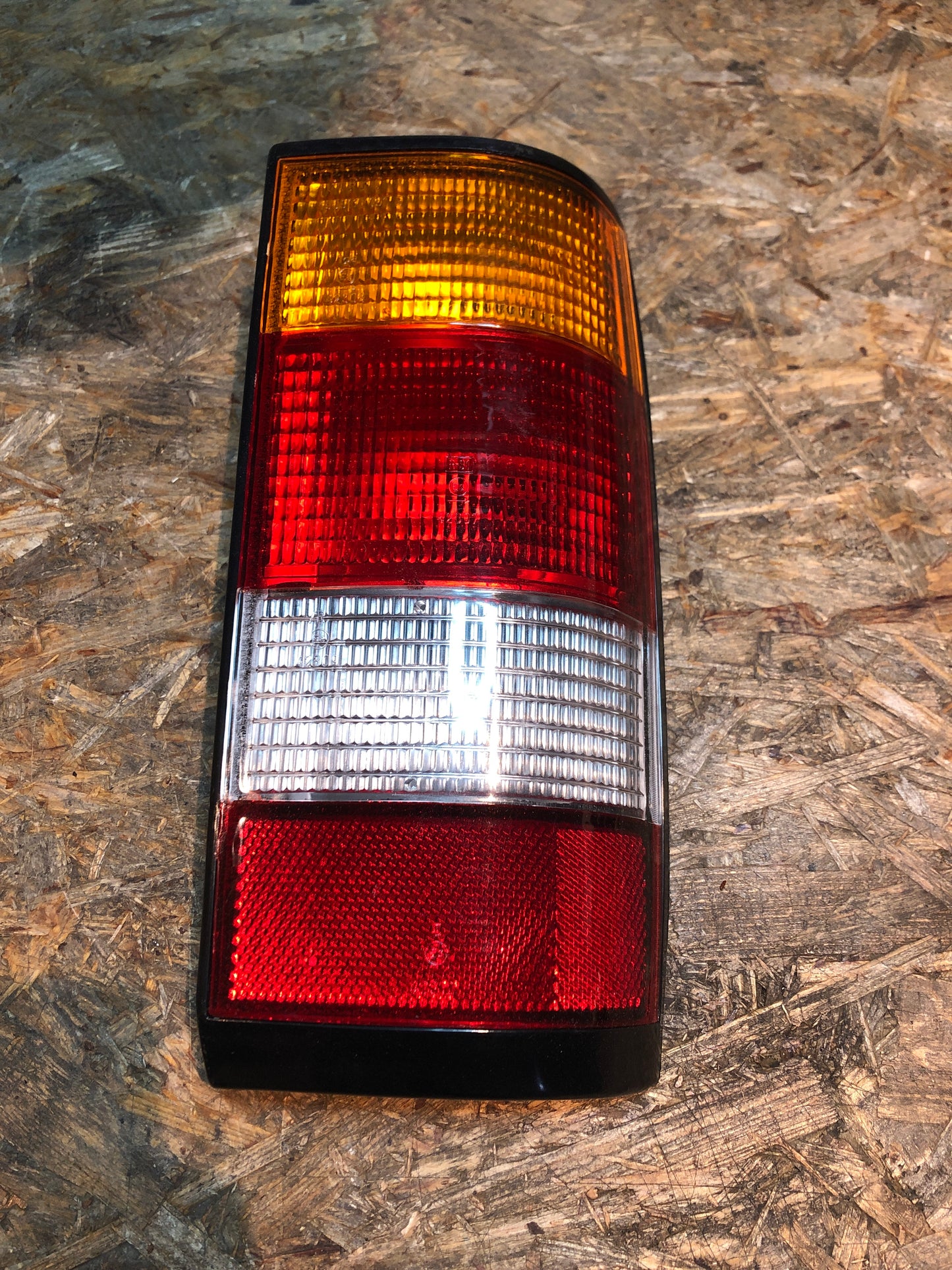 Original Opel Kadett D Heckleuchtengehäuse rechts Neu