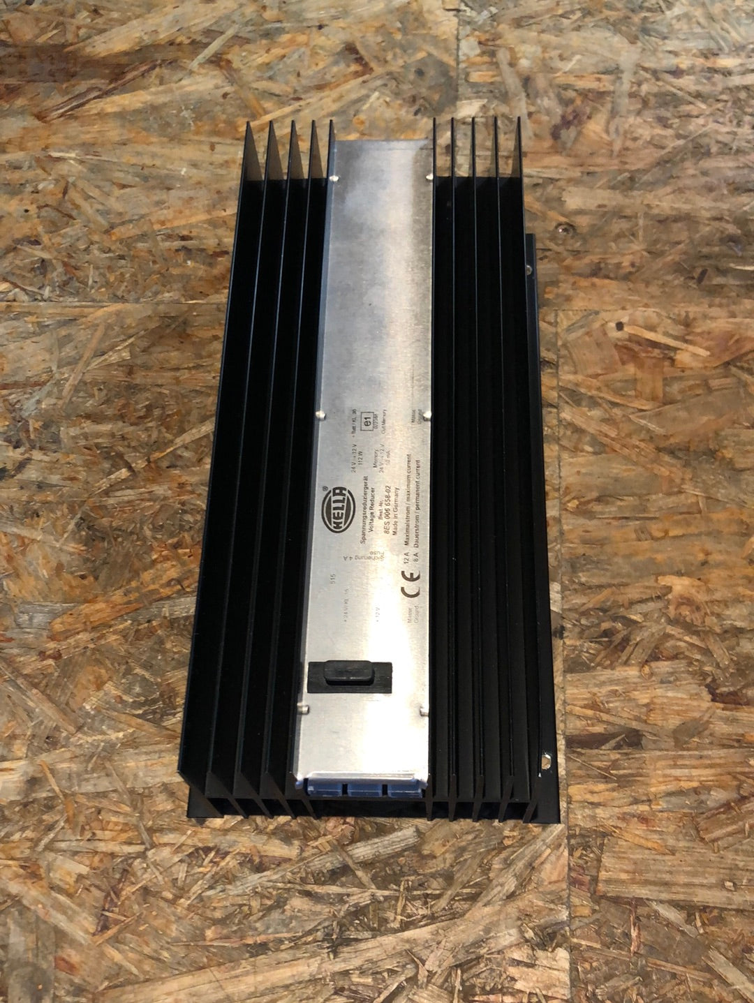 Original Hella Spannungsreduzierungsgerät 8A/12A Neu