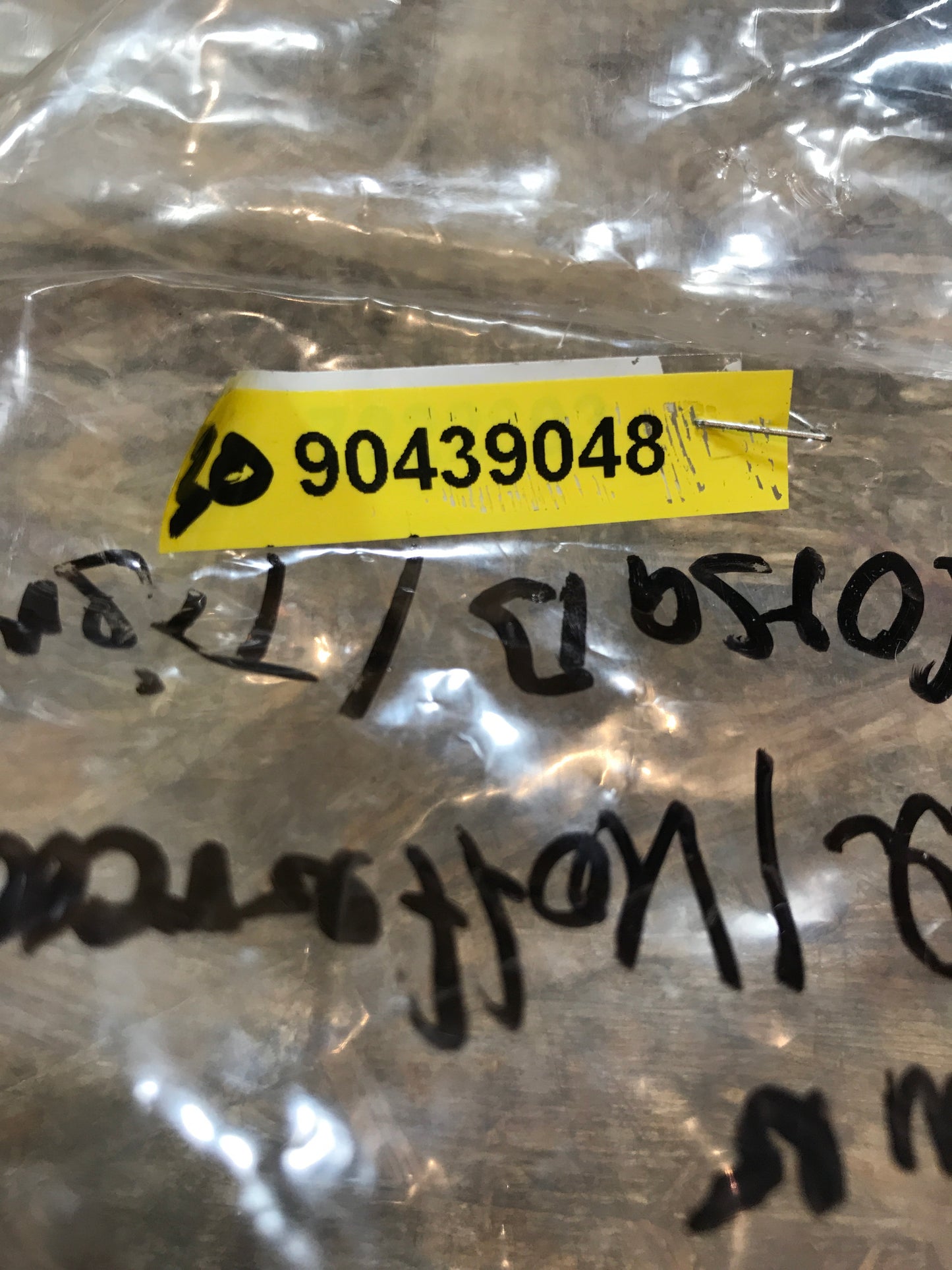 Original Opel Corsa B Tigra A Klammer Teppich Kofferraum NEU