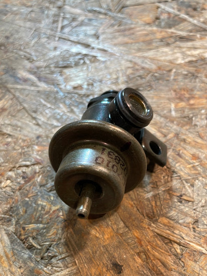 Original GM Opel Monterey A 3,2L Druckregler Benzineinspritzung Neu