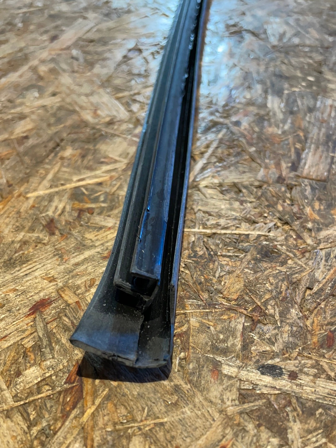 Original GM Opel Corsa B Tigra A Zierleiste Gummiabdichtung vorne rechts Neu