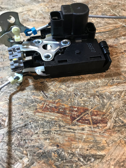 Original Opel Chevrolet Spark M300 Türschloss links vorn NEU