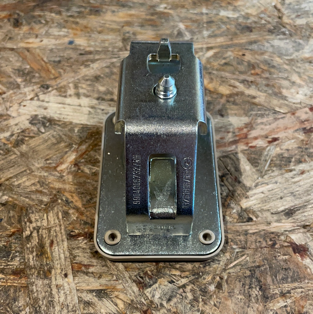 Original GM Zafira C Astra K Kombi Trennnetzhalter Gepäcknetzhalter links Neu