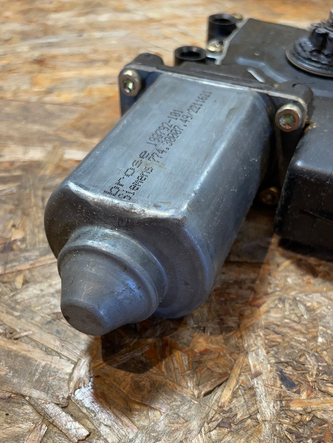 Original GM Opel Omega B Fensterhebermotor Vordertür links Neu