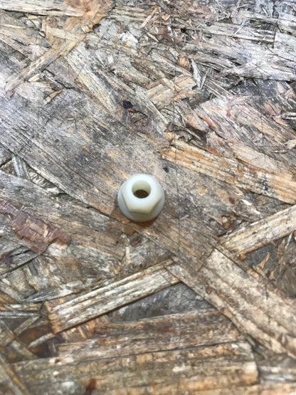 Original Opel Komstoffmutter Glas an Seitenverkleidung NEU
