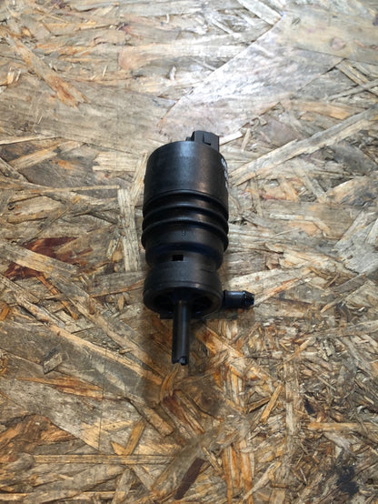 Original GM Opel Astra G Stufenheck 1.6 16V (F96) Waschwasserpumpe Neu