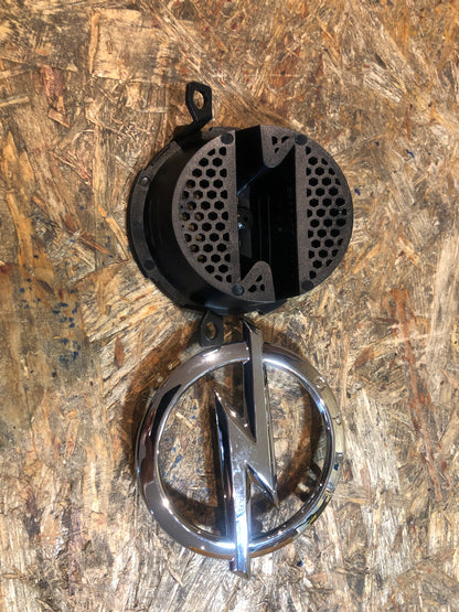 Original GM Opel Antara Schriftzug Emblem Kühlergrill Neu