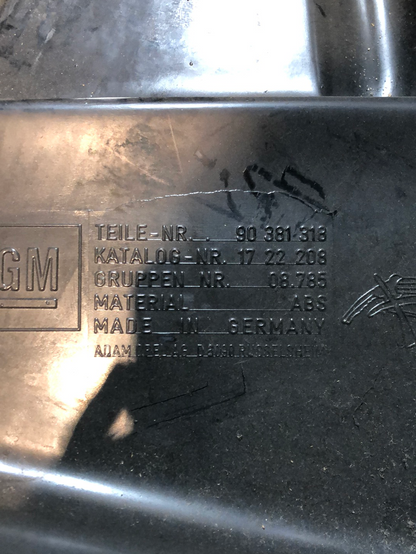 Original GM Opel Astra F Kofferraumwanne Neu