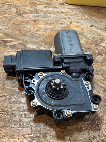 Original GM Opel Omega B Fensterhebermotor Vordertür links Neu