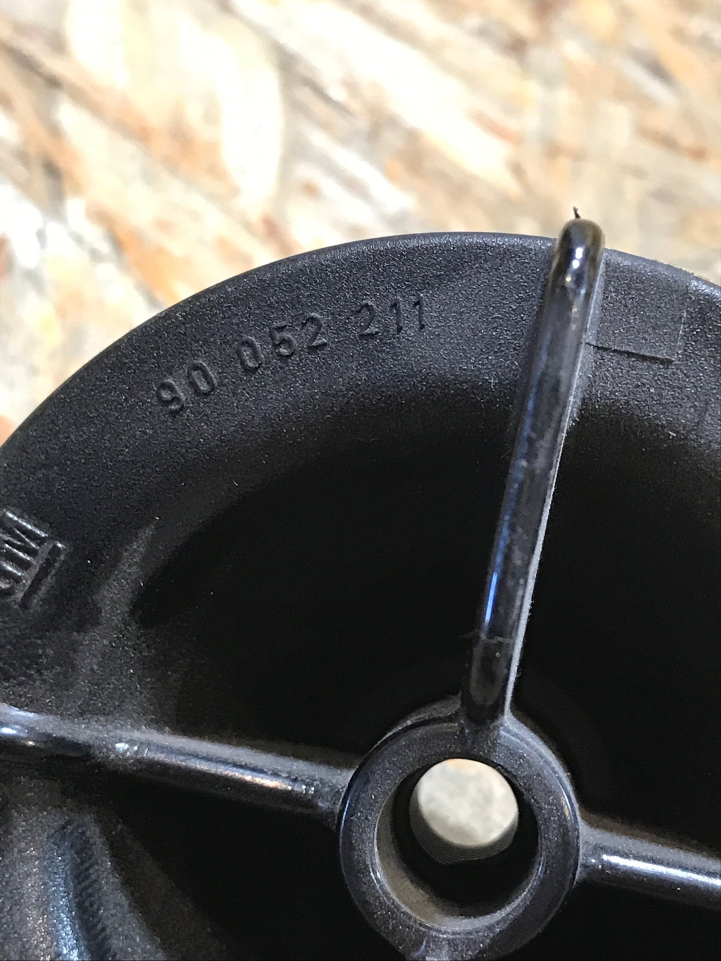 Original Opel Kadett E Halterung Schraube Reserverad NEU