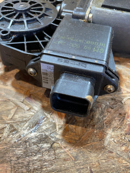 Original GM Opel Omega B Fensterhebermotor Vordertür links Neu