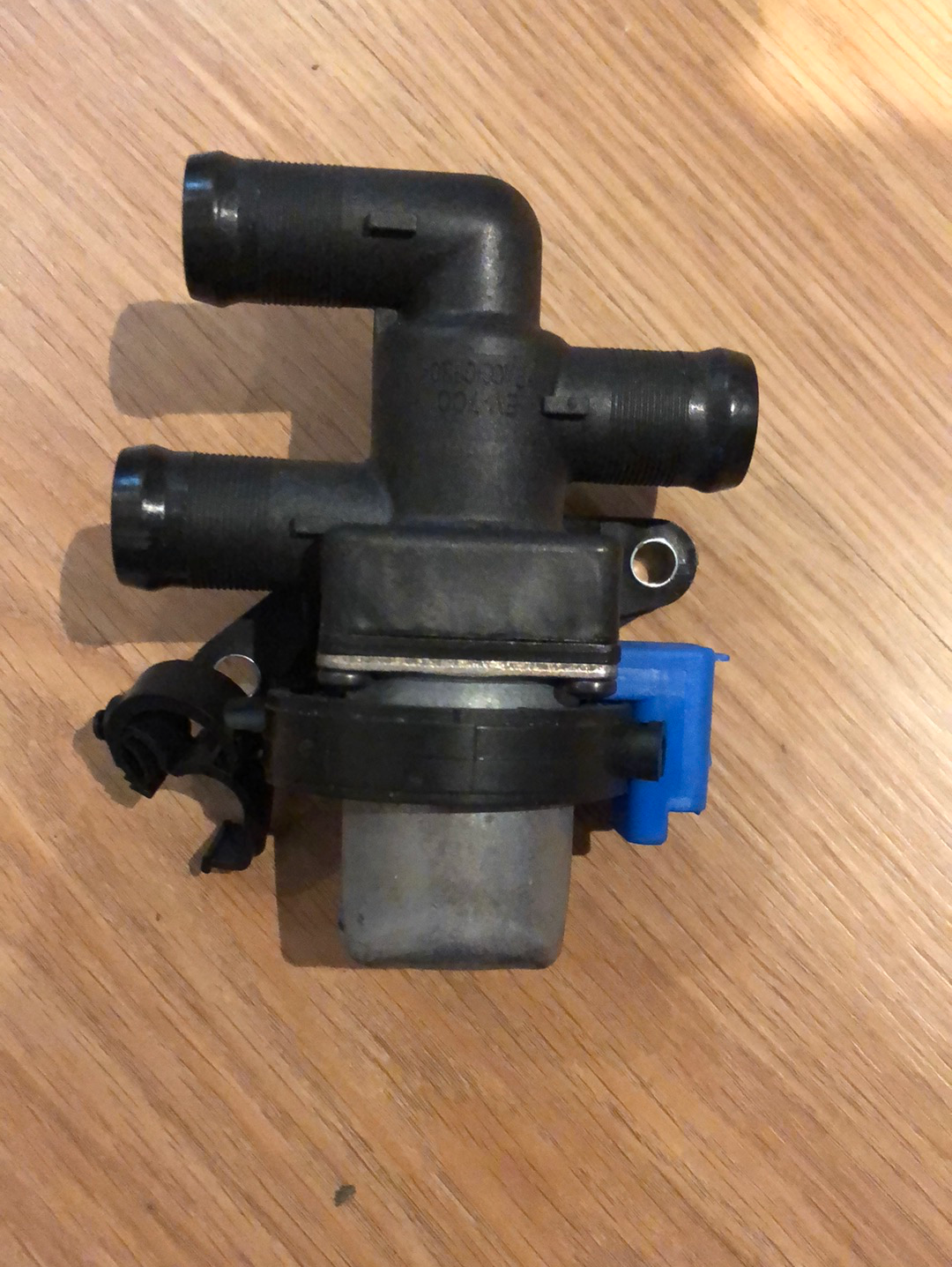 Original GM Opel Vivaro Kasten Kühlmittelregelventil Neu