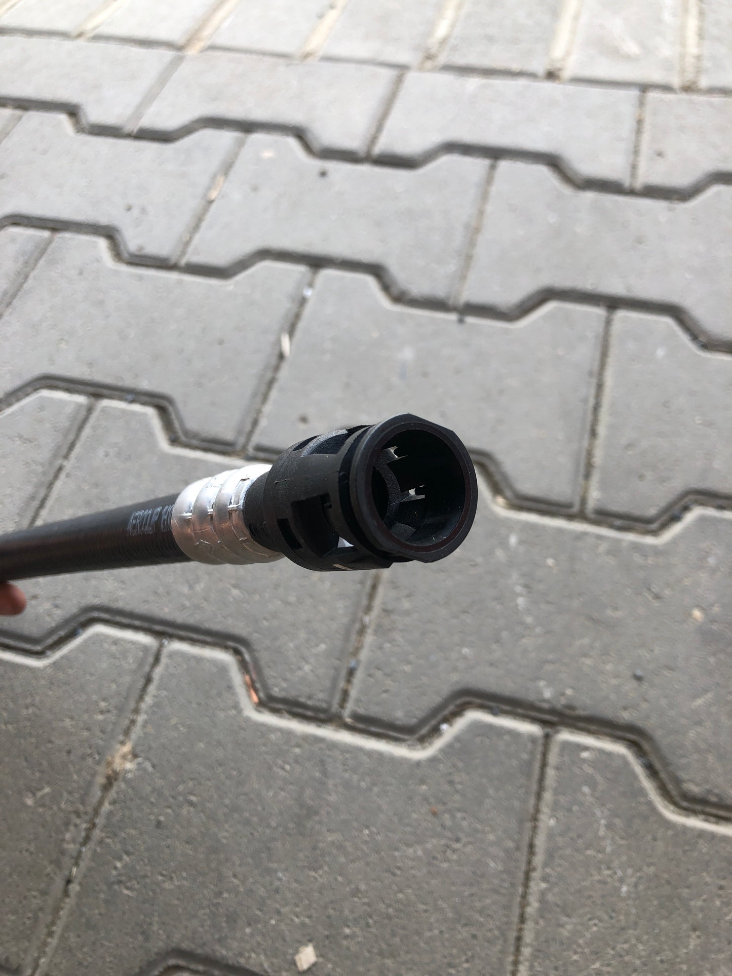 Original GM Opel Vivaro A 2,5L Rohr Hilfskraftlenkung an Behälter Neu