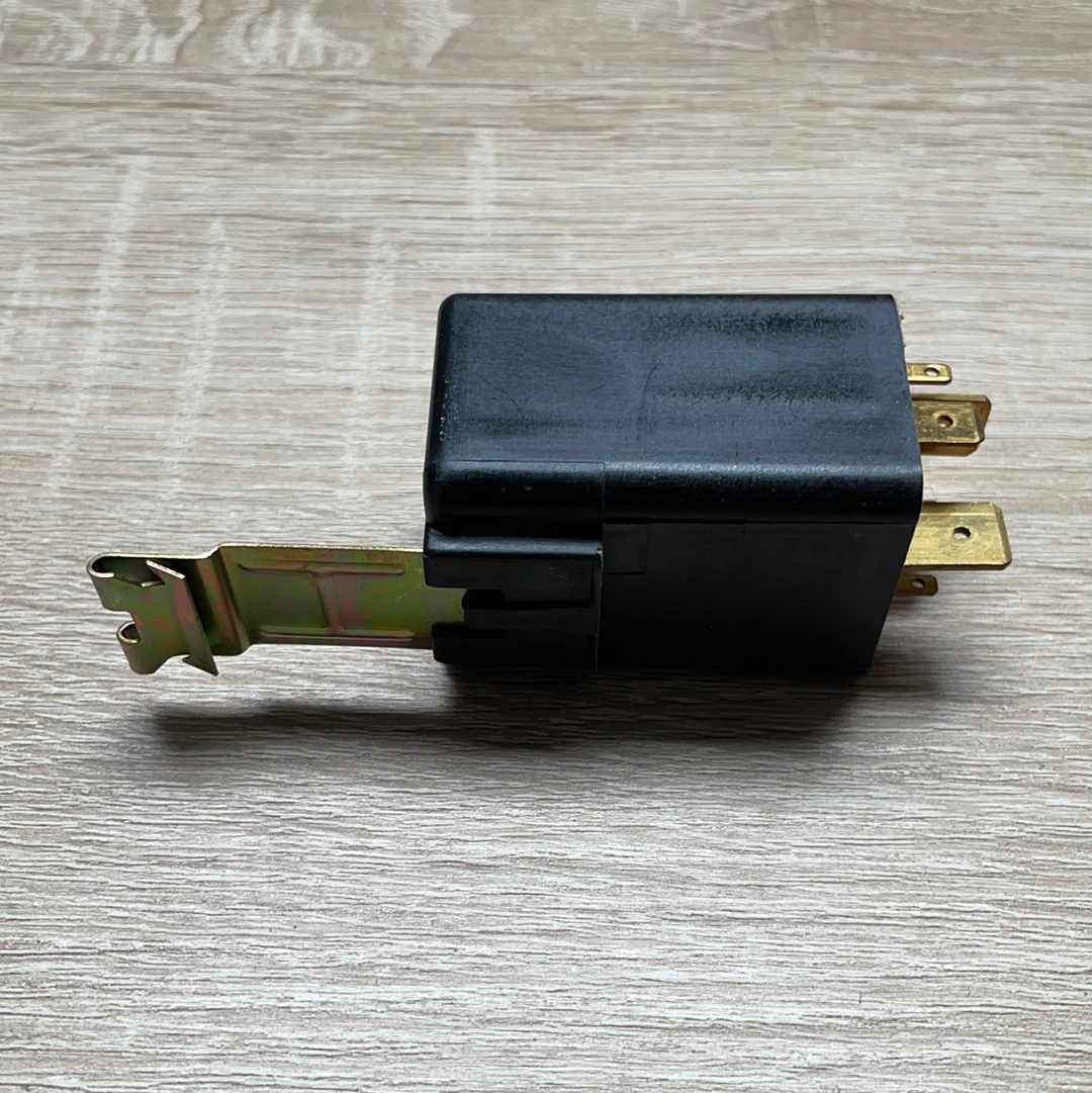 Original GM Opel Rekord E Kadett Vorglührelais Neu
