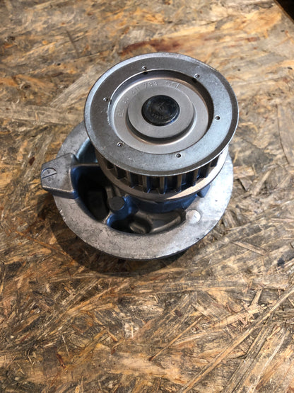 Original GM Opel Astra F Calibra A Frontera A Kadett C Omega A/B Vectra A SKF Wasserpumpe Neu