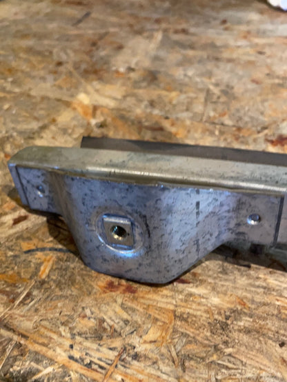 Original GM Opel Kadett E Führungsschiene Fensterführung hinten Neu