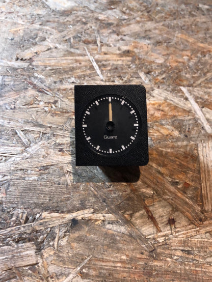 Original GM Opel Ascona C Quartz-Uhr an Instrumententafel Neu