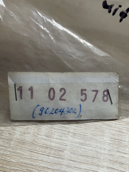 Original GM Opel Kadett E Zierleiste Kotflügel unten rechts grau mit Silberstreifen  Neu