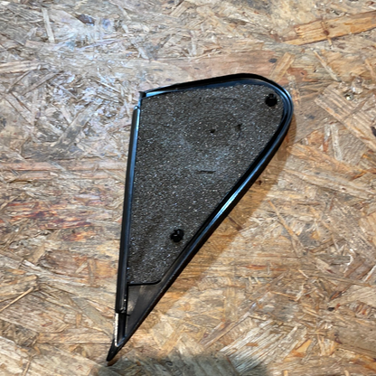 Original GM Opel Corsa A Einsatzecke vorne links Fensterrahmen Verblendung vorne Neu