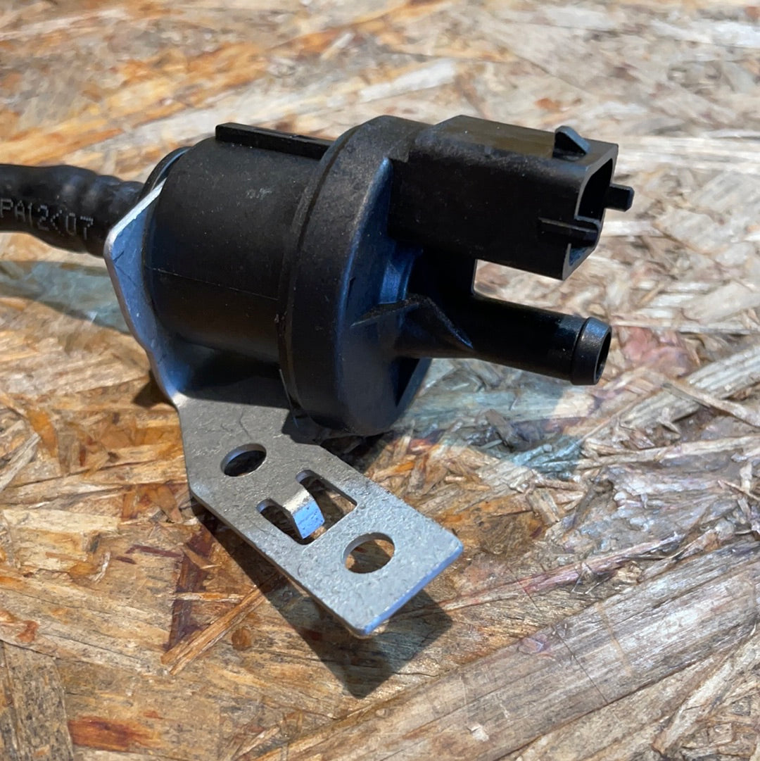 Original GM Opel Corsa B Tigra A Astra G X10XE X12XE Ventil Verdampfungskontrolle Neu