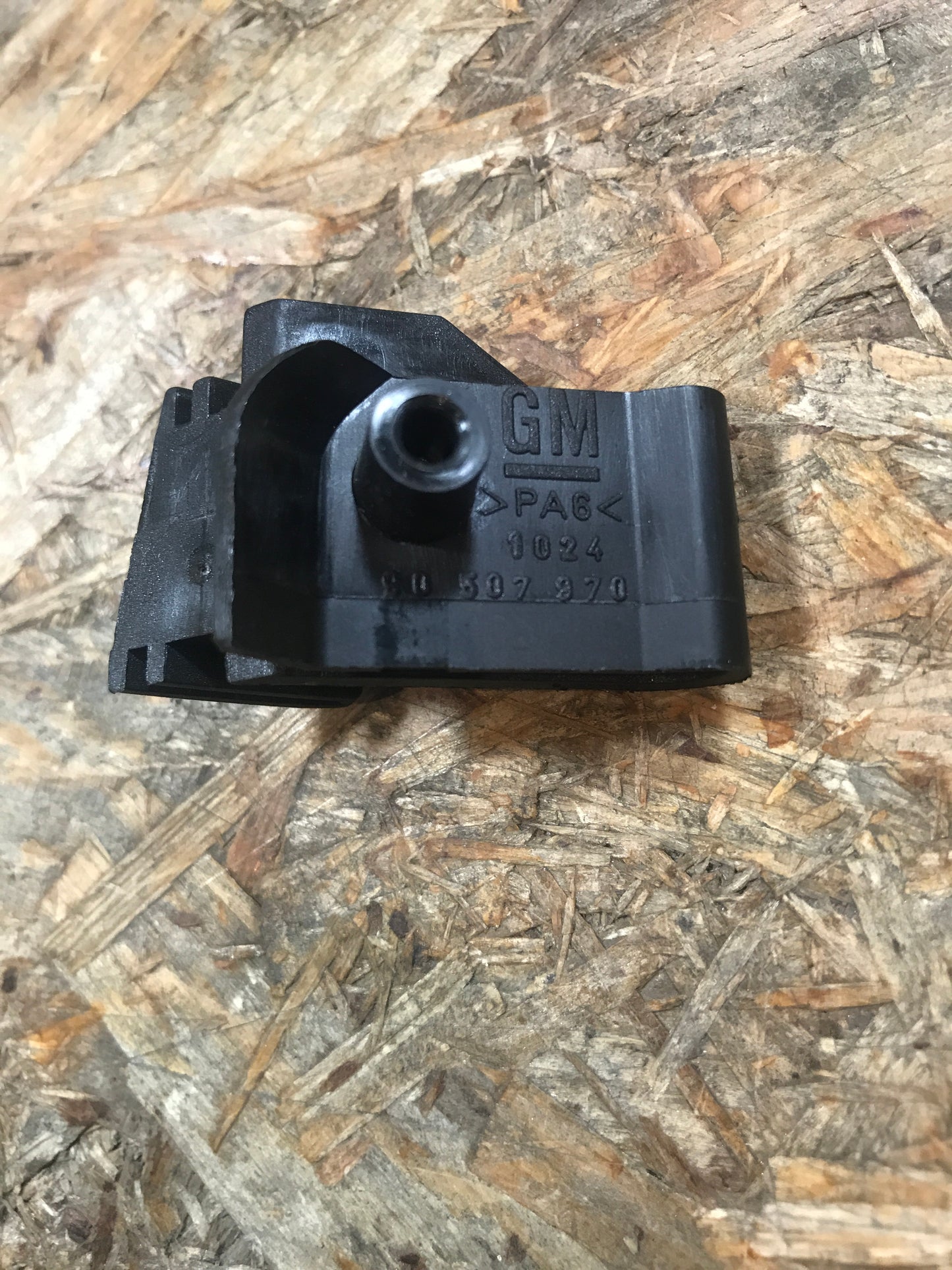 Original Opel Vectra B Führungsstück Frontverkleidung an kotflügel links NEU