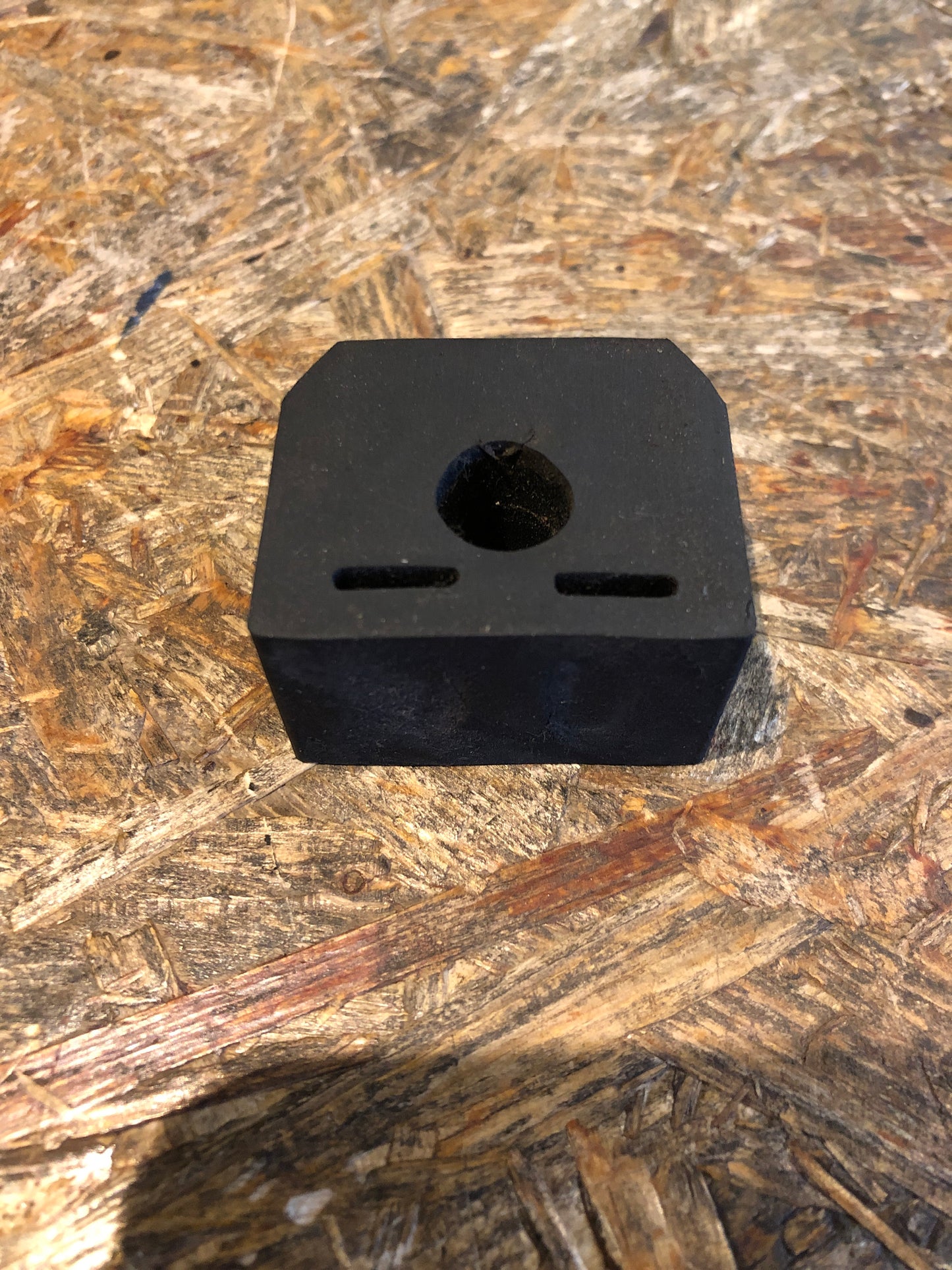 Original GM Opel Vectra A C Gummilager für Kühler Unten Neu