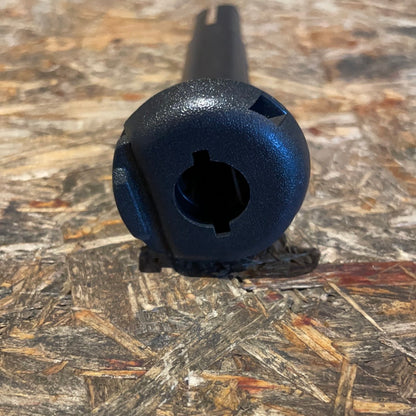 Original GM Opel Corsa B Tigra A Führungshülse Kopfstütze mit Entriegelung Neu
