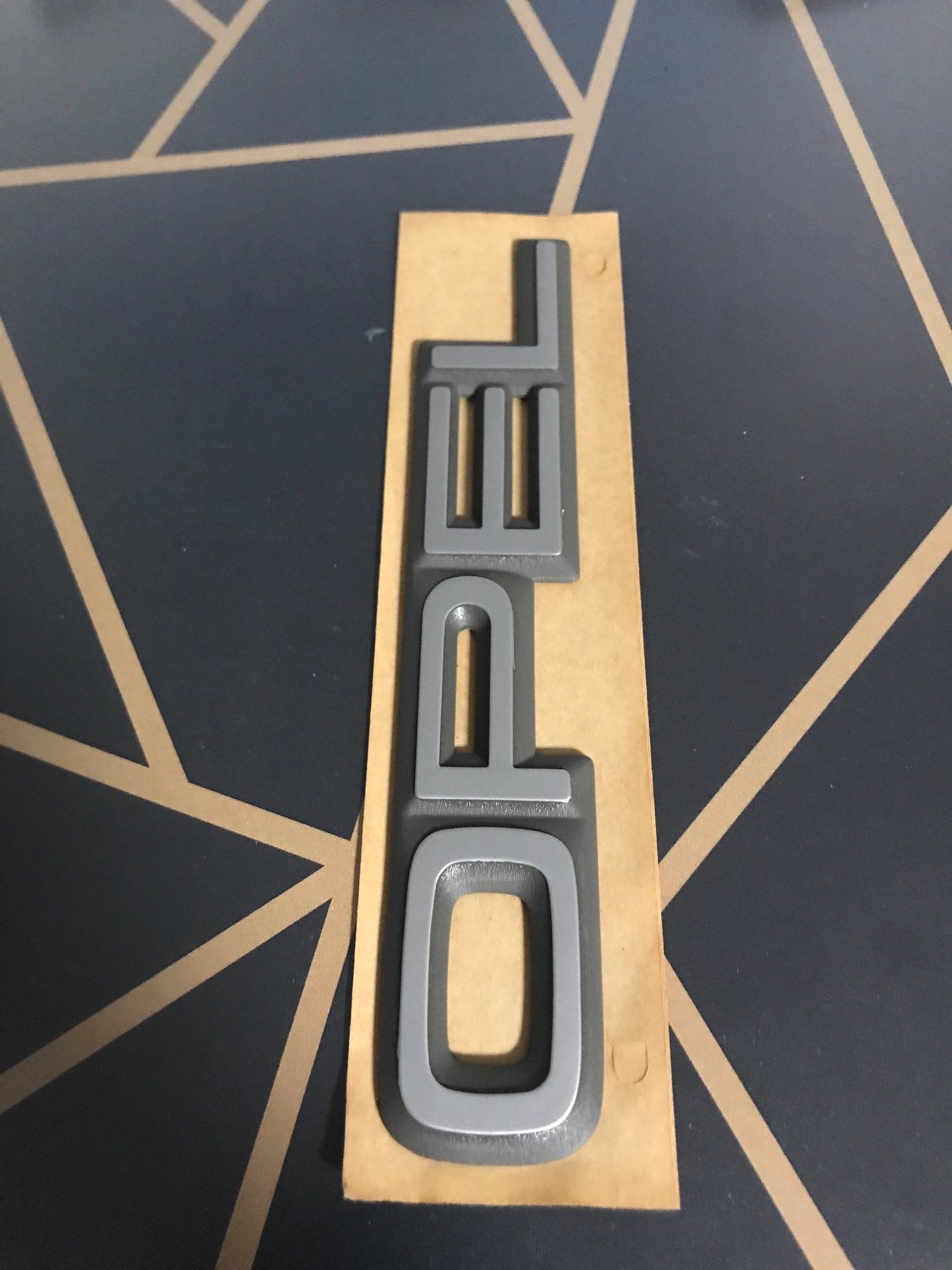 Original  Opel Emblem für Kadett Corsa Omega Senator NEU