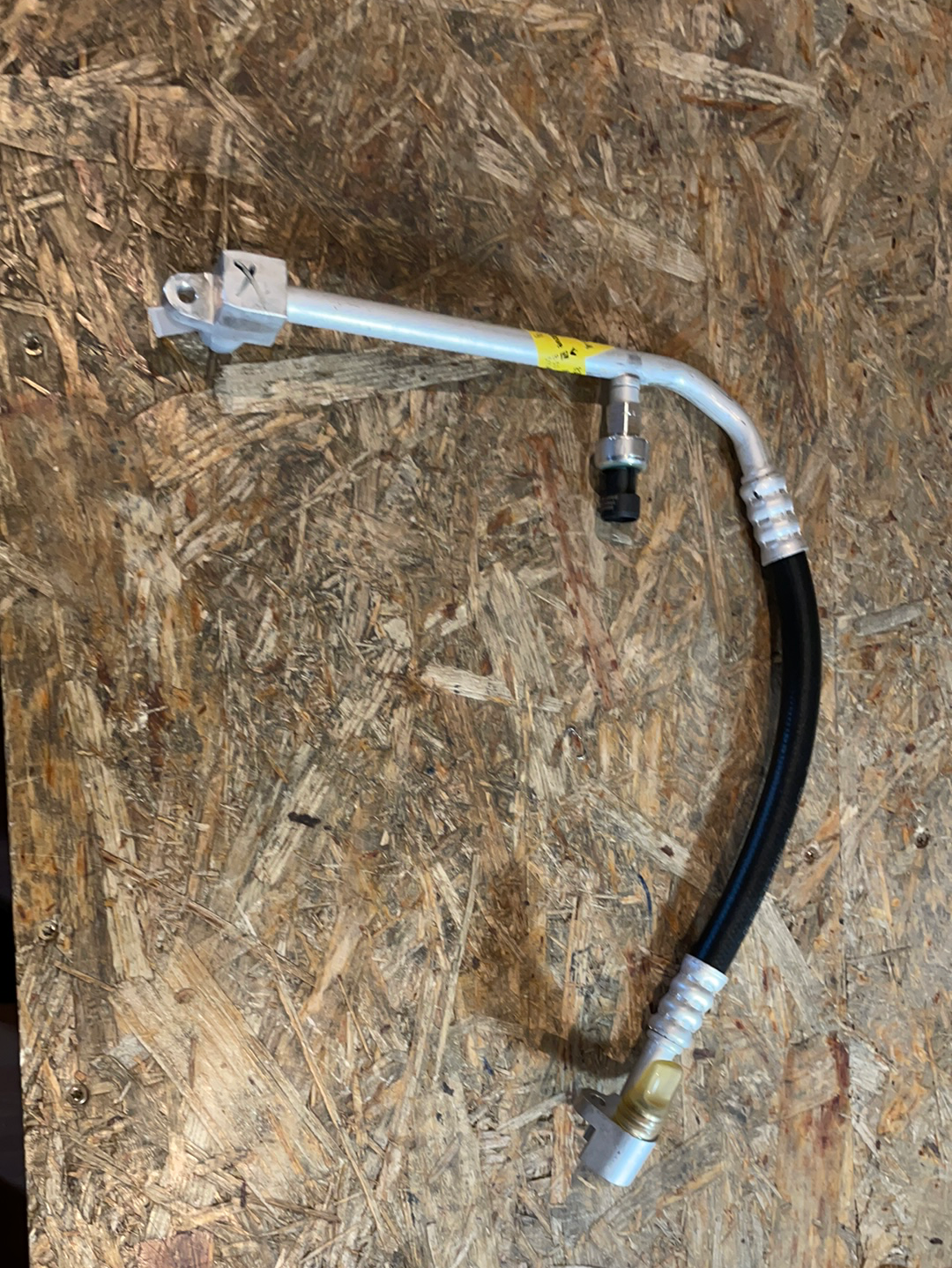 Original GM Opel Vivaro 2,5 CDTI Nissan Primastar 2,5 DTI Klimaschlauch Neu