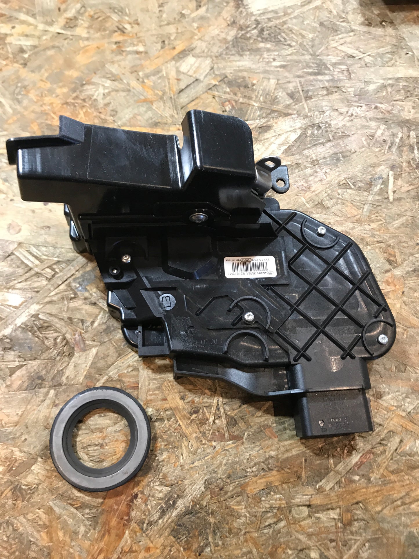 Original Ford Focus II Sperre Tür vorne links NEU