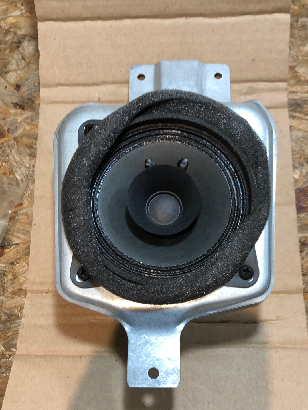 Original GM Opel Kadett E Caravan Heckklappen Lautsprecher Original Neu