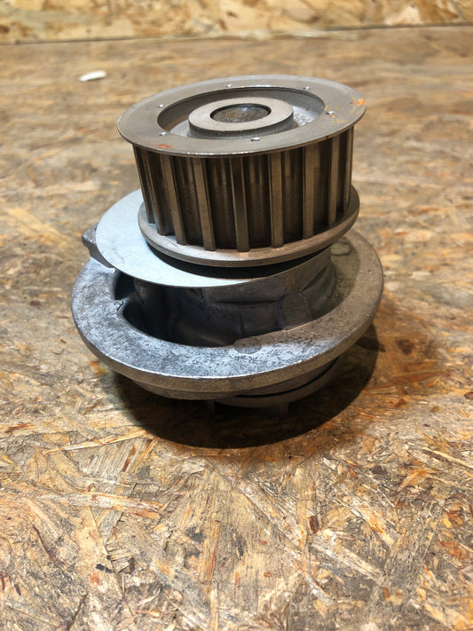 Original Kadett E Astra F Wasserpumpe
