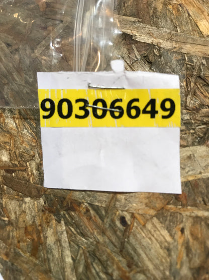 Original Opel Komstoffmutter Glas an Seitenverkleidung NEU