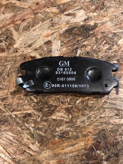 Original GM Opel Frontera A Monterey A B Bremsklötze hinten Neu